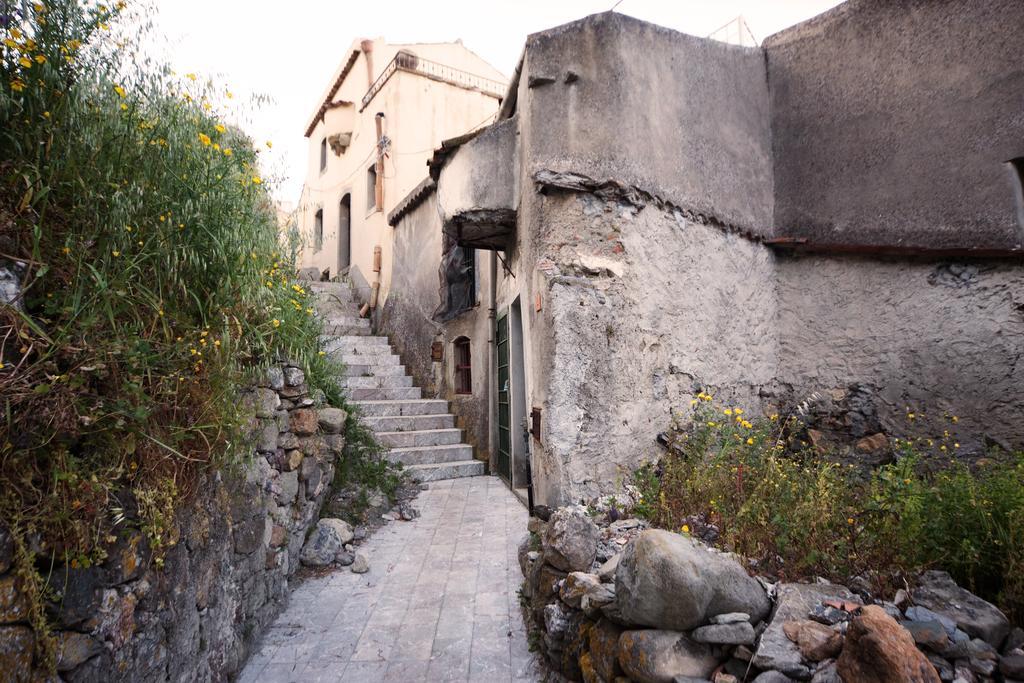 The Clock Houses Borgo Gallodoro Letojanni Exterior photo