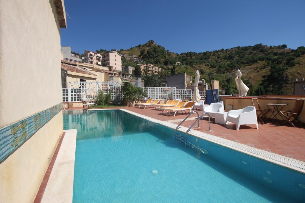 The Clock Houses Borgo Gallodoro Letojanni Exterior photo